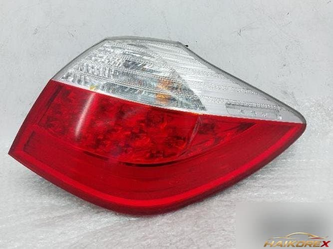 Hyundai Genesis 2010 — комбинированный фонарь задний правый 92402-3M0