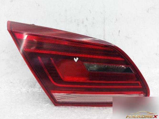 Volkswagen CC 2013 — накладка крышки багажника левая 3C8 945 307 P