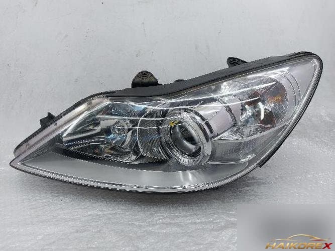 Hyundai Genesis 2010 — фара передняя левая (HID)