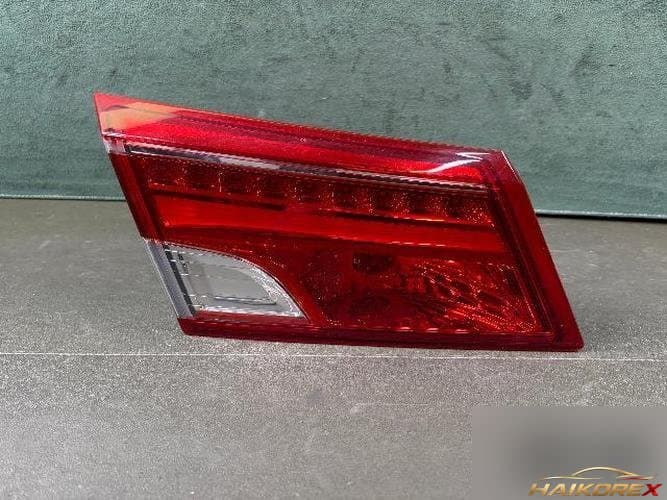 Renault SM5 2014 — накладка крышки багажника с LED фонарём, 1 шт.