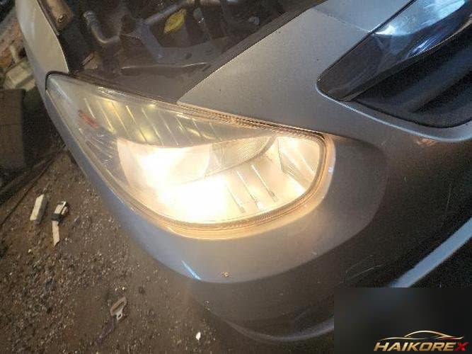 Renault SM3 2012 — фара правая 260100047R