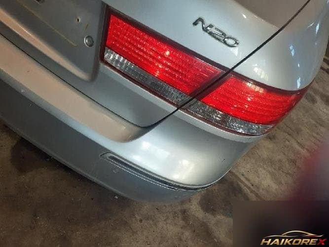 Hyundai Sonata 2009 — накладка крышки багажника с фонарём (92404-3K0)