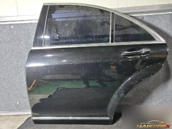 Mercedes-Benz S-Class 2011 — дверь задняя левая