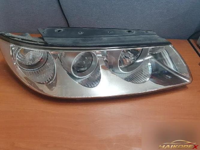 Hyundai Grandeur 2008 — фара правая