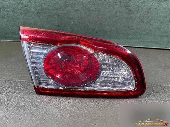 Hyundai Santa Fe 2011 — накладка двери багажника левая 2