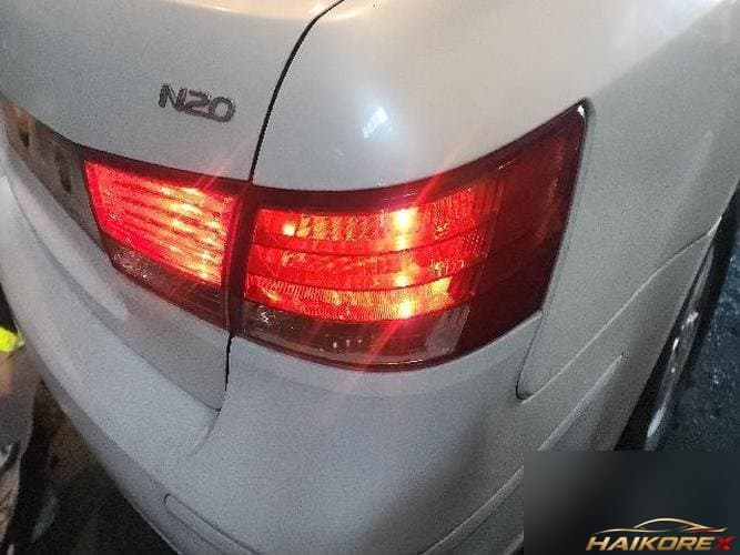 Hyundai Sonata 2009 — фонарь в крышку багажника (белый) 92404-3K0