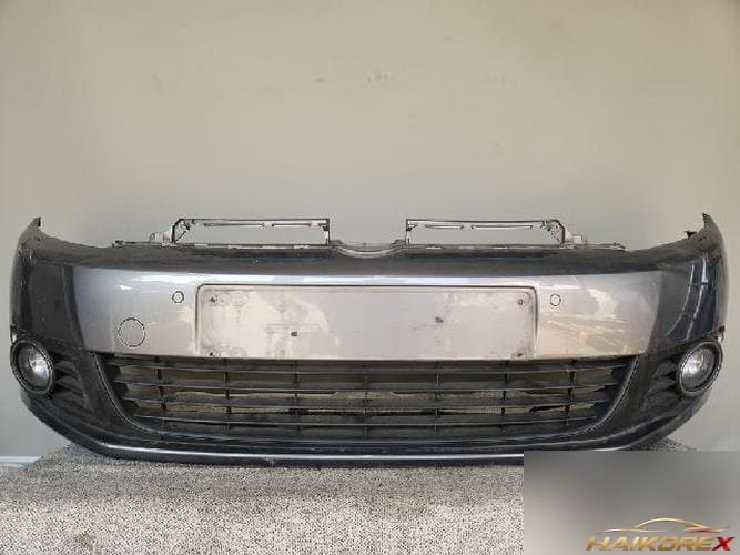 Volkswagen Golf 2011 — передний бампер