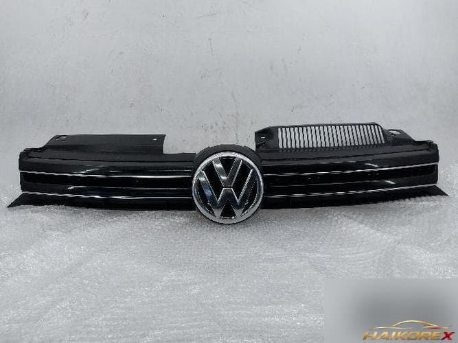 Volkswagen Golf 2012 — решётка радиатора 5K0853653F
