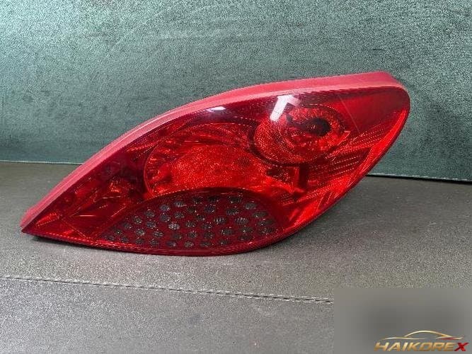 Peugeot 207 2009 — фонарь задний правый (комбинированный)