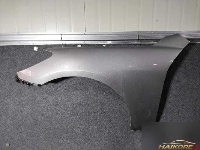 Hyundai Genesis 2010 — крыло левое (водительское)