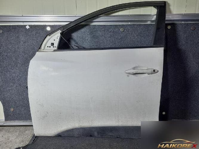 Hyundai Tucson 2010 — передняя дверь левая (водительская)