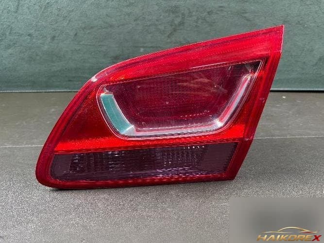 Chevrolet Cruze 2016 — белая отделка багажника №1