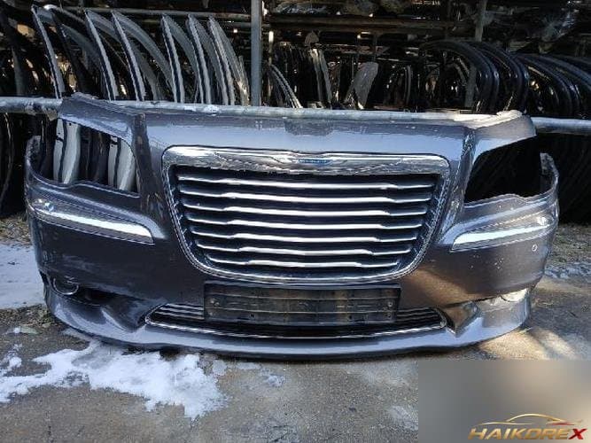 Chrysler 300 2013 — передний бампер 2