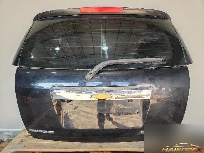 Chevrolet Captiva 2016 — крышка багажника (белая дверь)