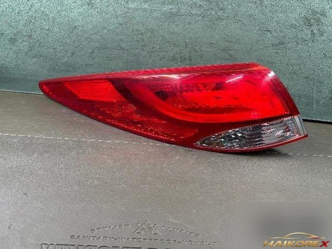 Hyundai Tucson 2011 — комбинированный фонарь задний левый