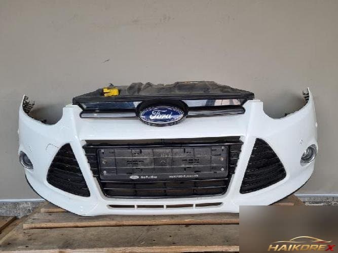 Ford Focus 2015 — бампер передний