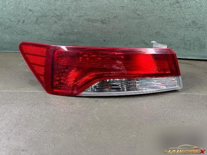 Kia Forte 2009 — комбинированный фонарь задний левый (водительский)