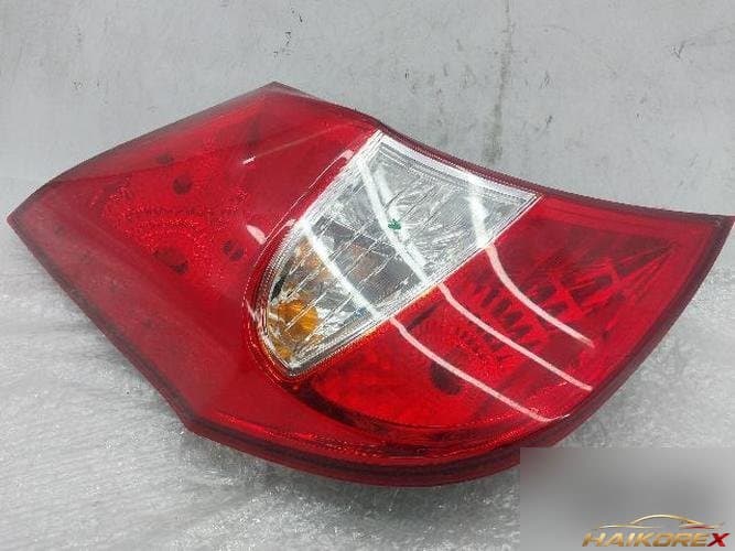 Hyundai Accent 2012 — комбинированный фонарь задний левый (сторона водителя)