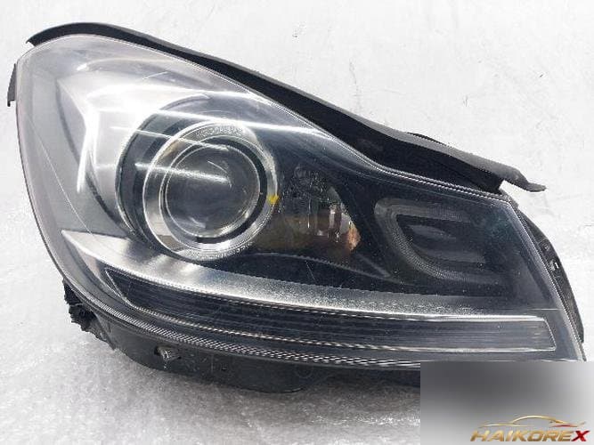 Mercedes-Benz C-Class 2012 — фара правая (W204)