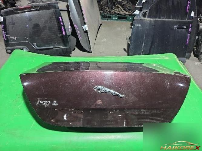 Jaguar XJ 2013 — крышка багажника AW93-40110-AD