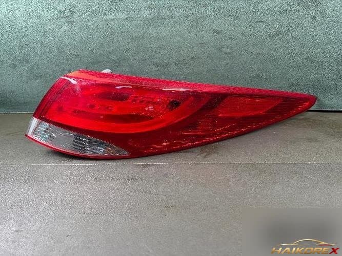 Hyundai Tucson 2010 — комбинированный фонарь задний правый (пассажирский)