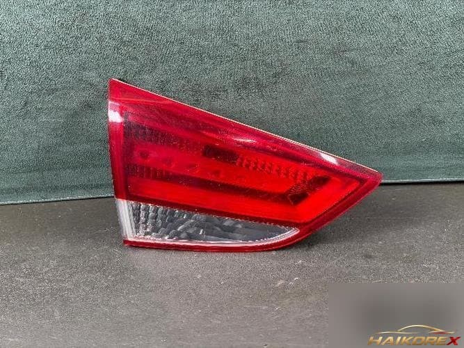 Hyundai Tucson 2010 — накладка двери багажника левая
