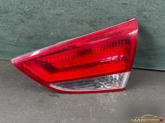 Hyundai Tucson 2010 — белый отражатель багажника (фонарь) правый