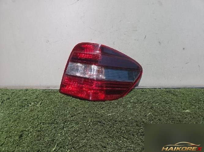 Mercedes-Benz M-класс 2006 — комбинированный фонарь (задний) правый