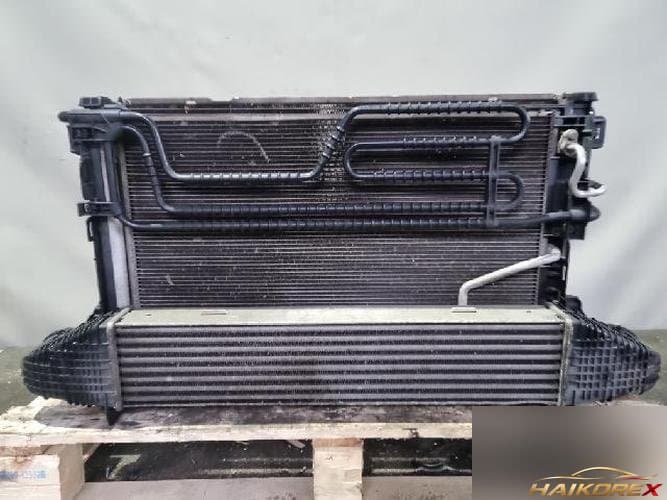 Mercedes-Benz C-класс 2012 — радиатор 8MK376780-691