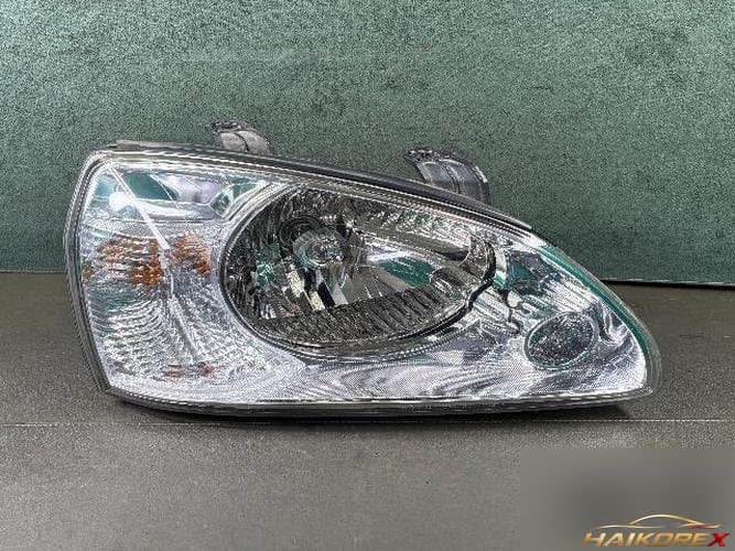 Kia Carens 2006 — фара правая