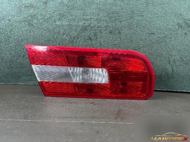 Ford MKZ 2009 — накладка задней двери левая