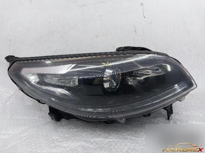Renault SM7 2012 — фара правая