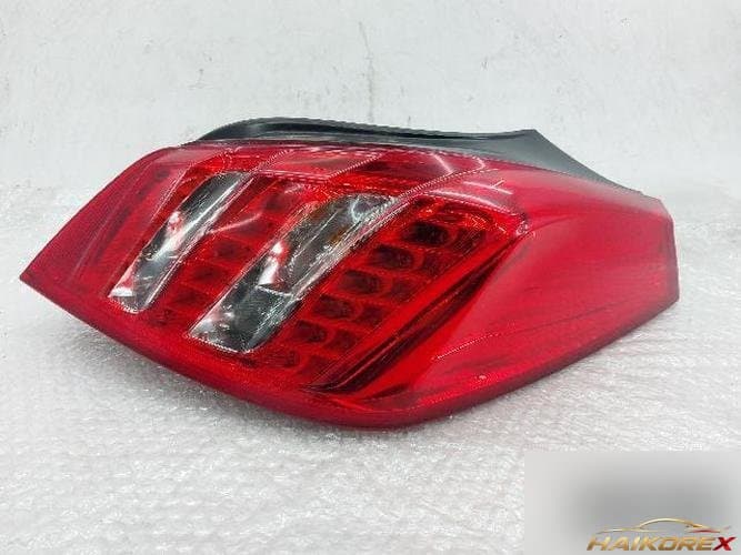 Peugeot 508 2013 — фонарь задний правый (комбинированный) 9686293680