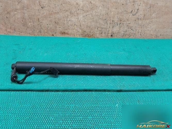 BMW 1 Series 2022 — крышка багажника 985445302