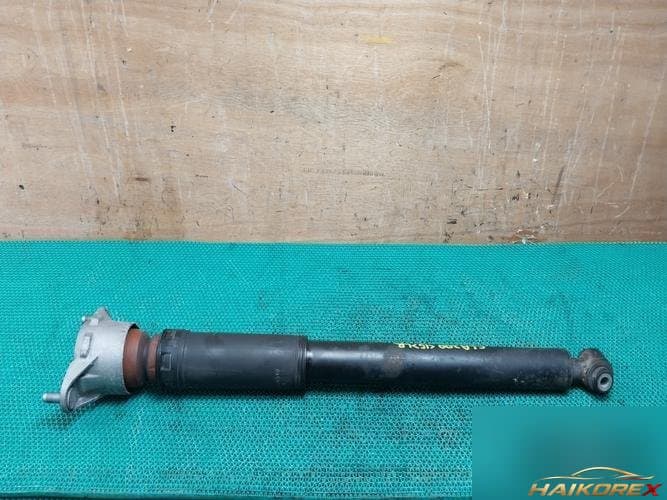 Mercedes-Benz CLA-Class 2016 — задний амортизатор левый A1763201531