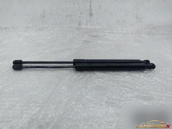 Volkswagen Golf 2011 — накладка крышки багажника 5K6 827 550 D