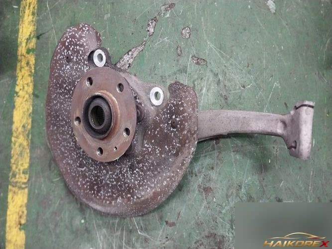 Audi A4 2012 — поворотный кулак передний правый 8K0407242AB