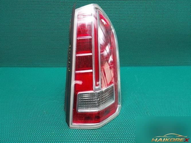 Chrysler 300 2013 — комбинированный фонарь задний правый (пассажирский) 68154610AC