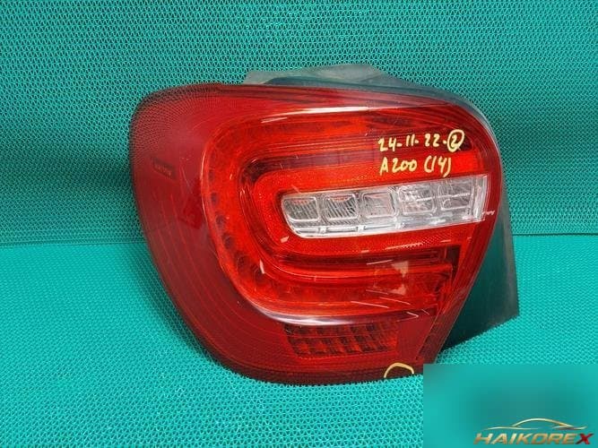 Mercedes-Benz A-Class 2014 — комбинированный фонарь задний левый (водительский) A1769063300
