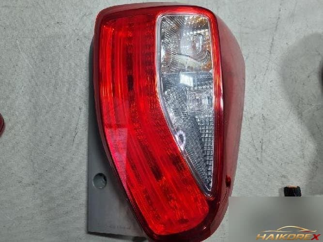 Kia Ray 2014 — комбинированный задний фонарь правый (пассажирский)