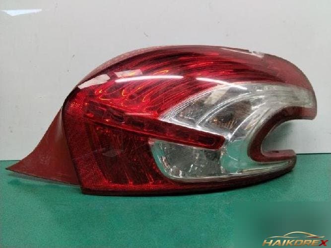 Peugeot 208 2014 — комбинированный фонарь задний правый 9672628380