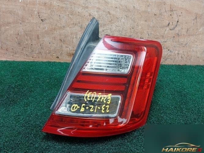 Ford Taurus 2013 — комбинированный фонарь задний правый DG1313B504AR