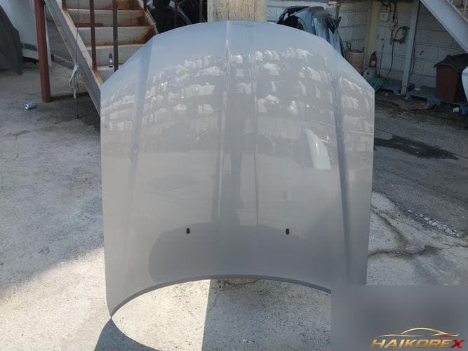 Chrysler 300 2011 — капот