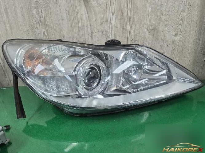 Hyundai Genesis 2008 — фара передняя правая 92102-3M040