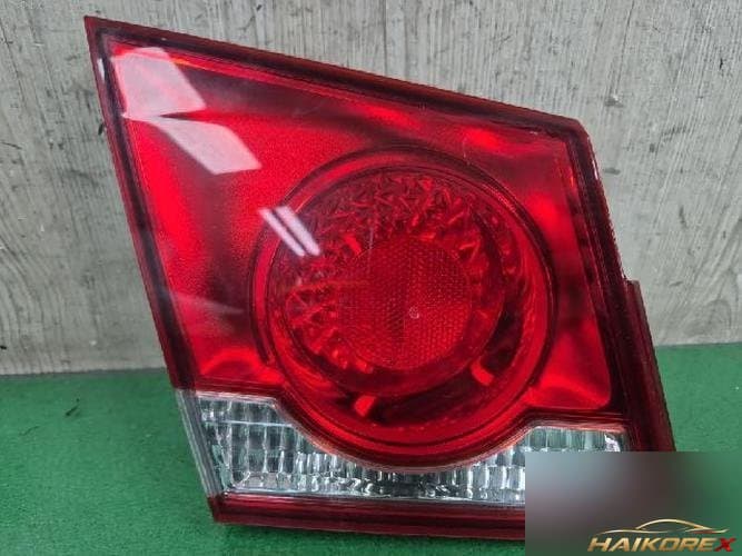 Daewoo Lacetti 2009 — накладка задней двери левая