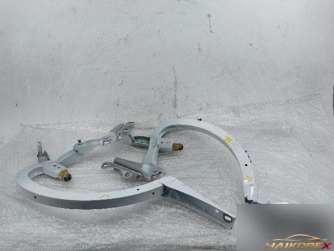 Audi A6 2013 — петля крышки багажника 4G5 827 301