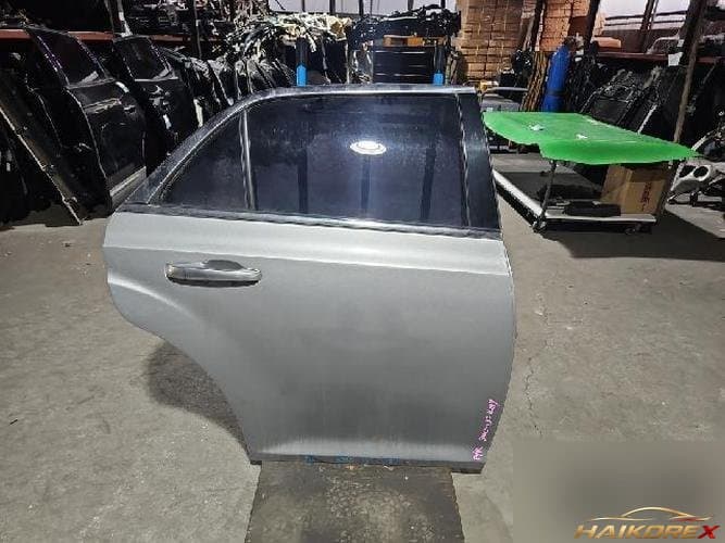 Chrysler 300 2013 — дверь задняя правая