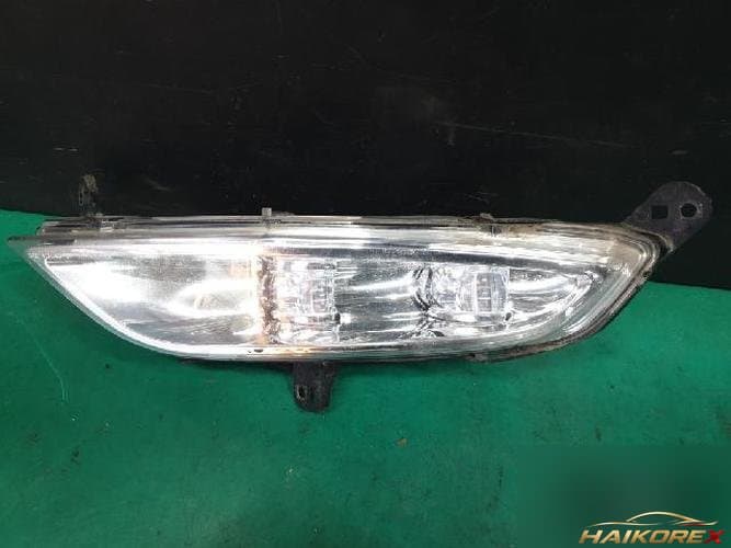 Chrysler 200 2015 — противотуманная фара левая (водительская) 9403203
