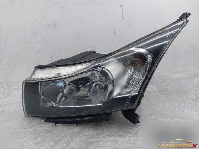 Chevrolet Cruze 2011 — фара головного света левая