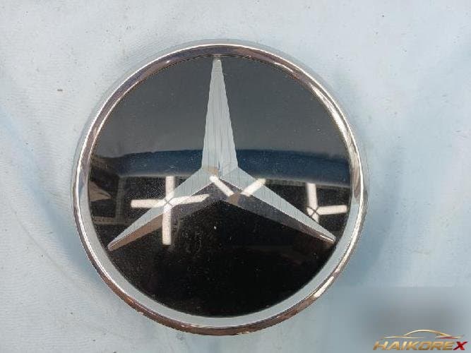 Mercedes-Benz A-Class 2025 — решётка радиатора A000 888 00 00